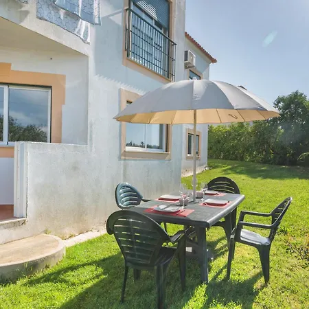 Homes Large Fully Equipped With 2 Bedrooms, Swimming Pool & Patio