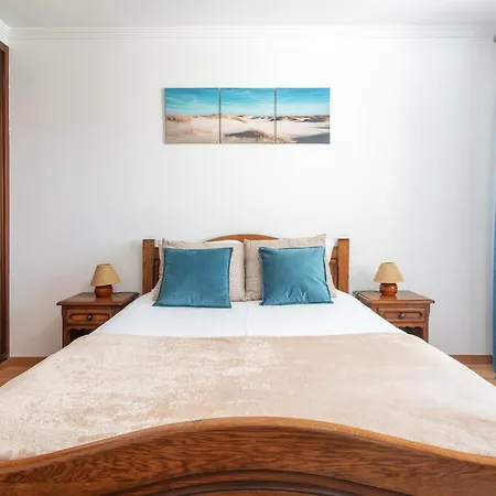 Apartament Homes Large Fully Equipped With 2 Bedrooms, Swimming Pool & Patio *