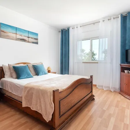 Lägenhet Homes Large Fully Equipped With 2 Bedrooms, Swimming Pool & Patio