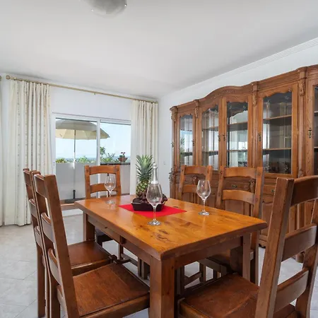 Homes Large Fully Equipped With 2 Bedrooms, Swimming Pool & Patio