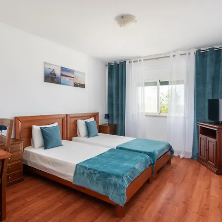 Homes Large Fully Equipped With 2 Bedrooms, Swimming Pool & Patio Lägenhet *