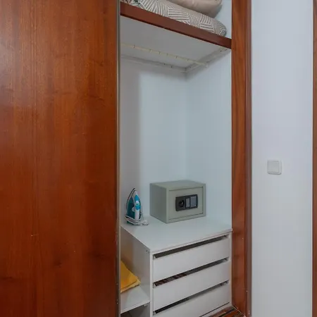 Διαμέρισμα Homes Large Fully Equipped With 2 Bedrooms, Swimming Pool & Patio Αλμπουφέιρα