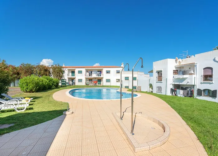 Homes Large Fully Equipped With 2 Bedrooms, Swimming Pool & Patio 알부페이라