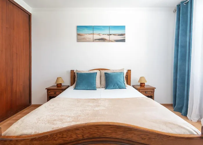 아파트 Homes Large Fully Equipped With 2 Bedrooms, Swimming Pool & Patio *