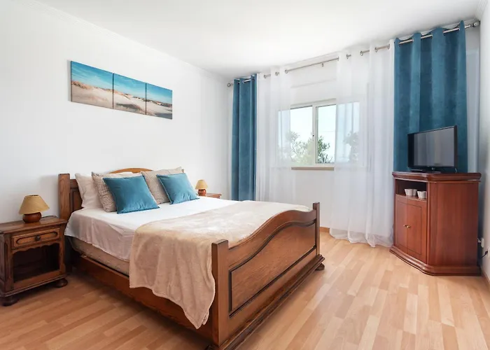 아파트 Homes Large Fully Equipped With 2 Bedrooms, Swimming Pool & Patio