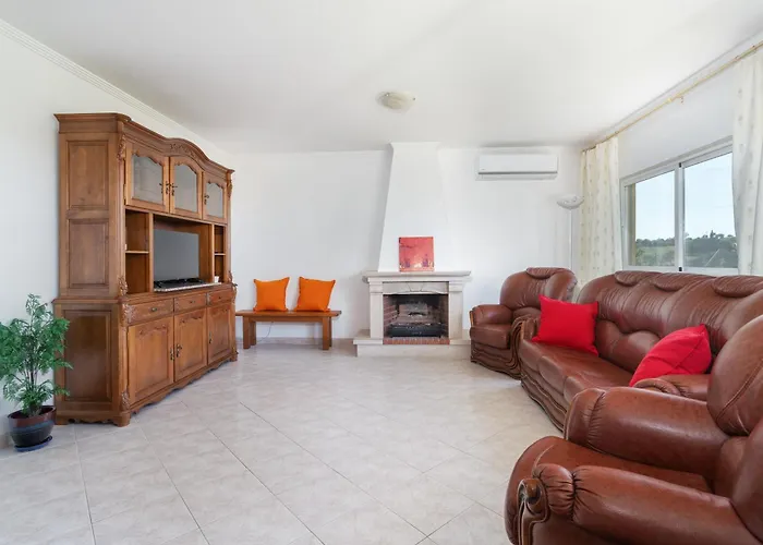 아파트 Homes Large Fully Equipped With 2 Bedrooms, Swimming Pool & Patio