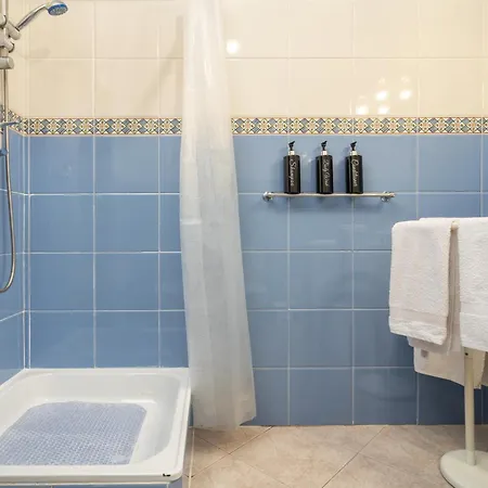 Lägenhet Homes Large Fully Equipped With 2 Bedrooms, Swimming Pool & Patio *