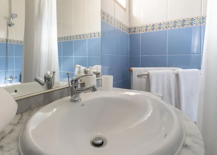 Homes Large Fully Equipped With 2 Bedrooms, Swimming Pool & Patio Albufeira