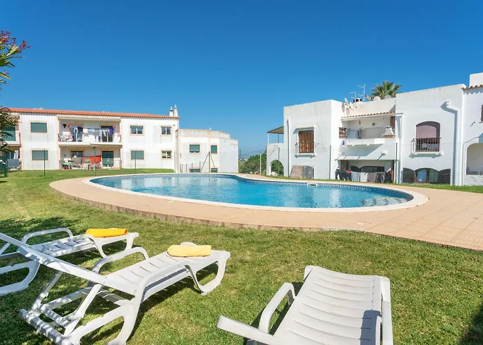 Homes Large Fully Equipped With 2 Bedrooms, Swimming Pool & Patio
