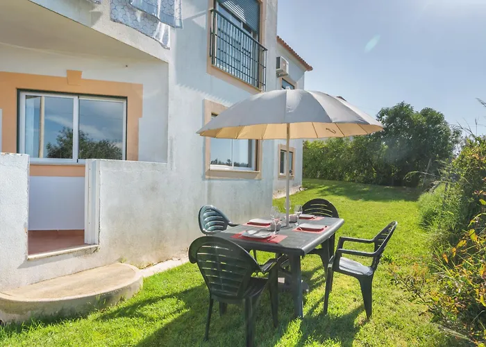 Homes Large Fully Equipped With 2 Bedrooms, Swimming Pool & Patio