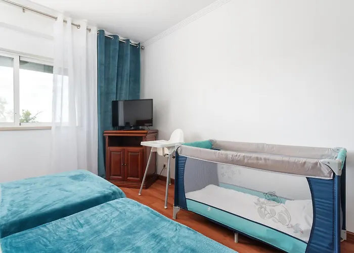 Homes Large Fully Equipped With 2 Bedrooms, Swimming Pool & Patio Apartament
